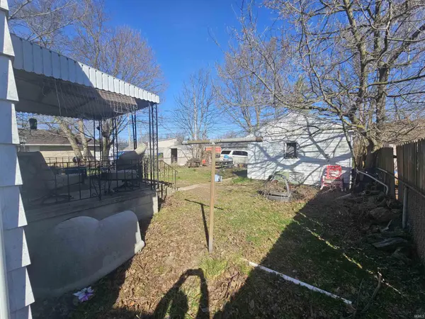 617 W Memorial DR, Muncie, IN 47302
