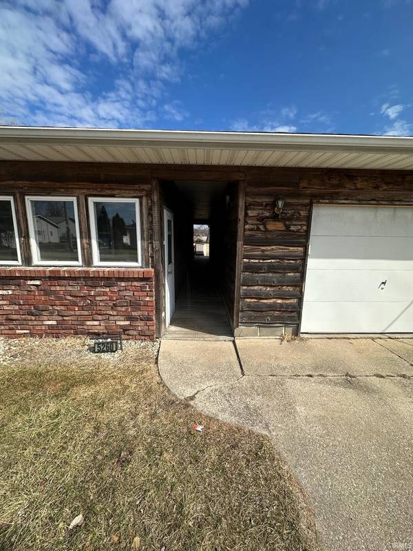 5260 E Summerholme DR, Knox, IN 46534