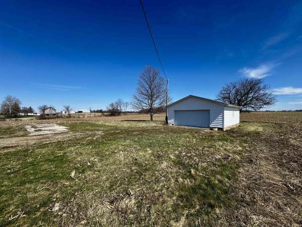 15090 N County Road 700 E ***, Dunkirk, IN 47336