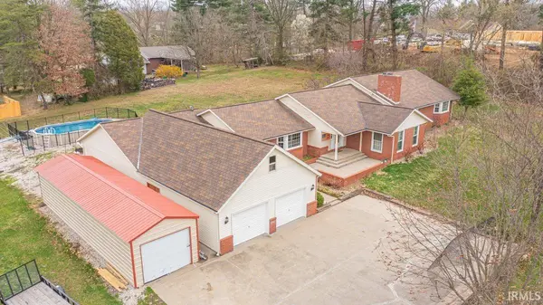 303 S Washington ST, Huntingburg, IN 47542