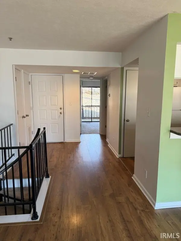 9052 S Pointe Ridge LN, Bloomington, IN 47401