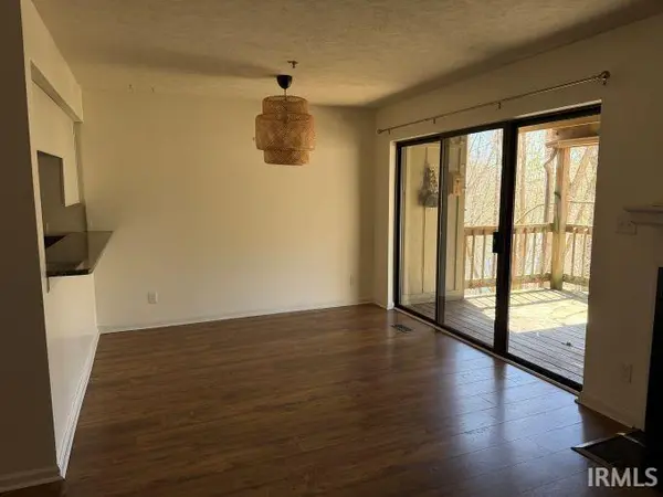 9052 S Pointe Ridge LN, Bloomington, IN 47401