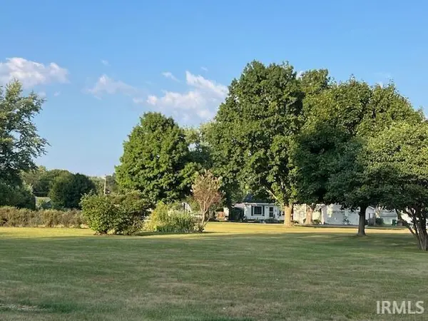 11896 Vistula RD,  Osceola,  IN 46561