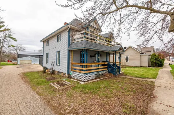 605 N Huntington ST, Syracuse, IN 46567-1221