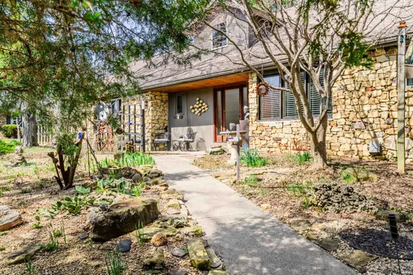 2321 E Rechter RD, Bloomington, IN 47401