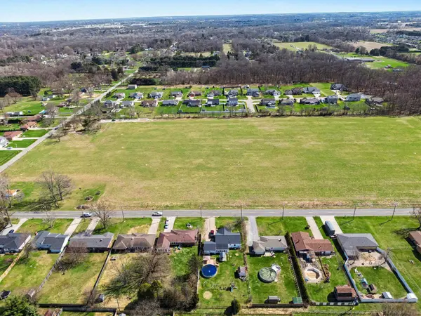 10914 Harrison RD, Osceola, IN 46561