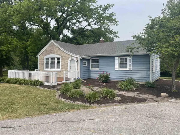 7828 Aboite Center RD, Fort Wayne, IN 46804