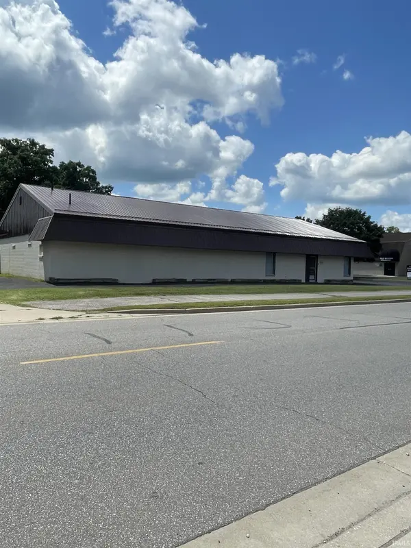 1727 W Lusher ST, Elkhart, IN 46517