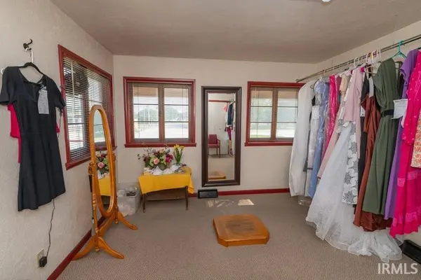 201 E Mckinley AVE, Mishawaka, IN 46545-6214