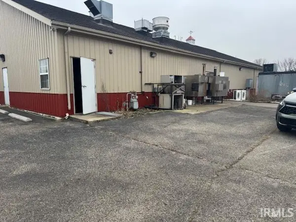 58413 Crumstown HWY, South Bend, IN 46619