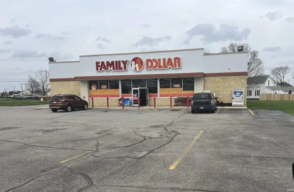 435 E Center RD, Bourbon, IN 46504