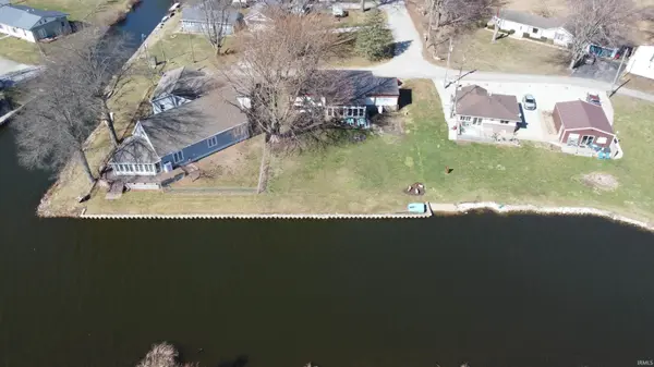 5799 N Lake Shore Dr. ***, Macy, IN 46951