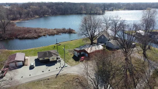5799 N Lake Shore Dr. ***, Macy, IN 46951