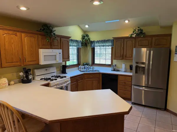 12369 Coral CT, Plymouth, IN 46563