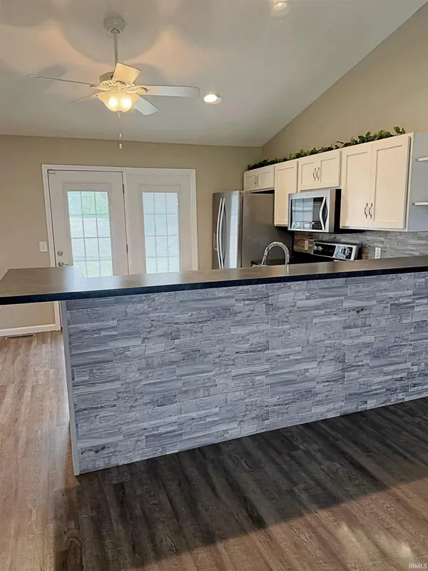 750 N Main ST, Linton, IN 47441