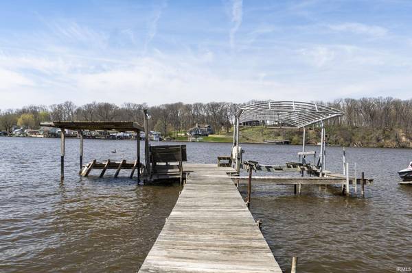 11068 N Lower Lake Shore DR, Monticello, IN 47960