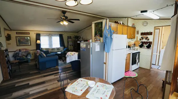 511 W Vine ST, North Judson, IN 46366