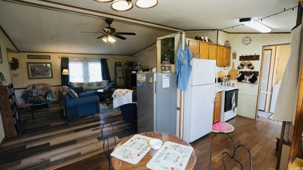 511 W Vine ST, North Judson, IN 46366