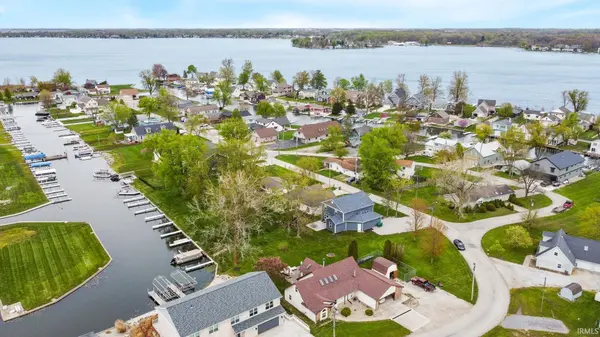 9821 N Marine Key DR, Syracuse, IN 46567