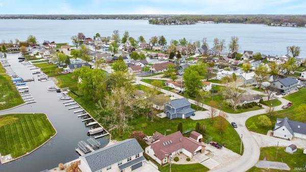 9821 N Marine Key DR, Syracuse, IN 46567