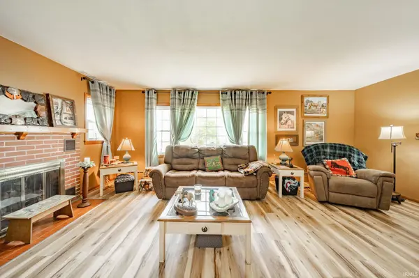 11910 S County Road 800 W ***, Daleville, IN 47334