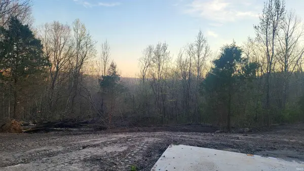 2500 Coal Mine RD, Bloomfield, IN 47424