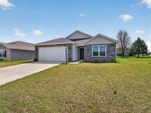 1200 Greenbrier BLVD, Warsaw, IN 46582