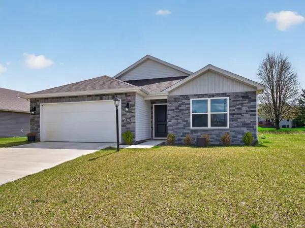 1200 Greenbrier BLVD, Warsaw, IN 46582