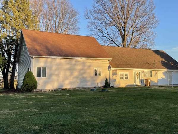 1951 E 250 S RD, Hillsboro, IN 47949