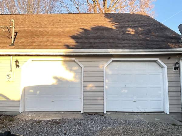1951 E 250 S RD, Hillsboro, IN 47949