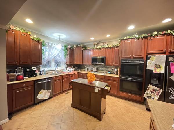 1951 E 250 S RD, Hillsboro, IN 47949