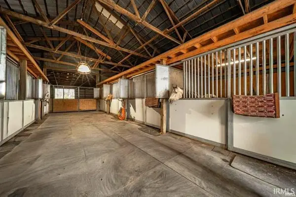 11910 S County Road 800 W ***, Daleville, IN 47334