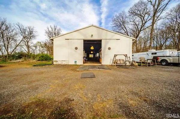 11910 S County Road 800 W ***, Daleville, IN 47334