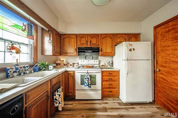 11910 S County Road 800 W ***, Daleville, IN 47334