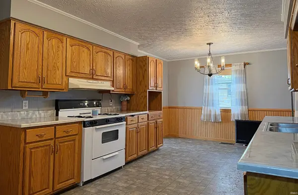 626 E Elnora ST, Odon, IN 47562