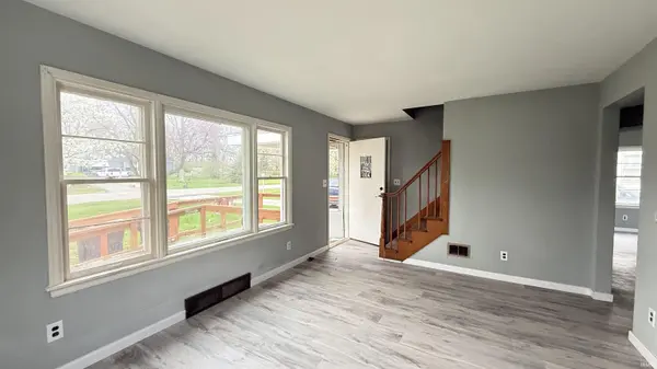 5515 Plaza DR, Fort Wayne, IN 46806-3353