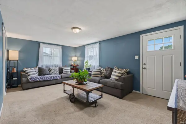 1222 Edgewood DR, South Bend, IN 46616-2110