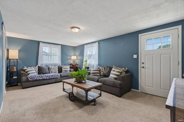 1222 Edgewood DR, South Bend, IN 46616-2110