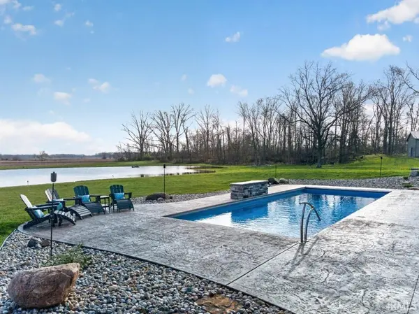 3985 E Burd RD, Columbia City, IN 46725