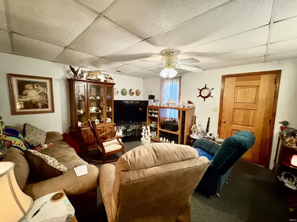 1128 W Cherry ST, Bluffton, IN 46714