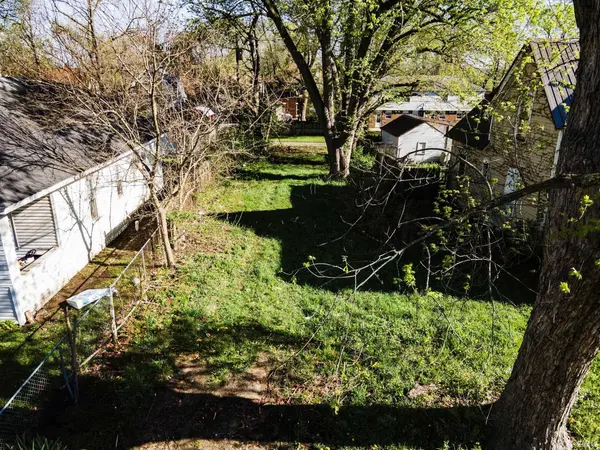 1213 E Indiana AVE, South Bend, IN 46613