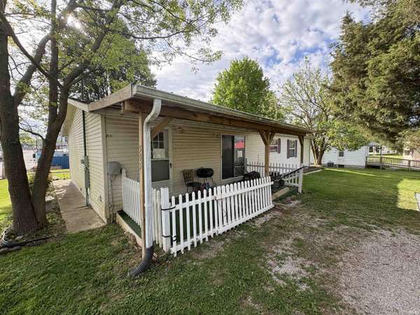 505 W Iowa ST, Holland, IN 47541