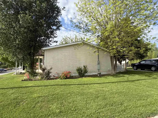 505 W Iowa ST, Holland, IN 47541