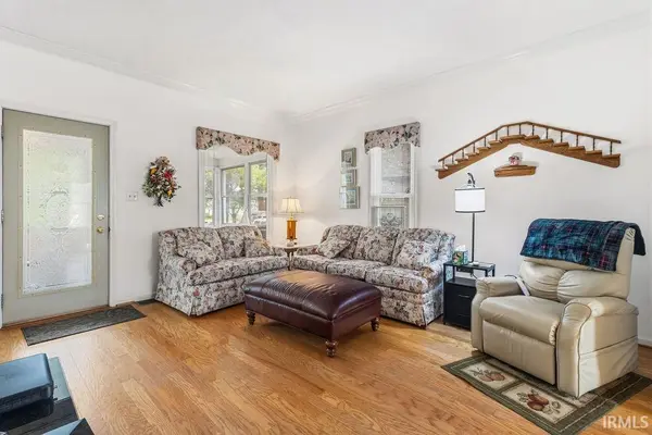 209 E Hawkins CT, Culver, IN 46511