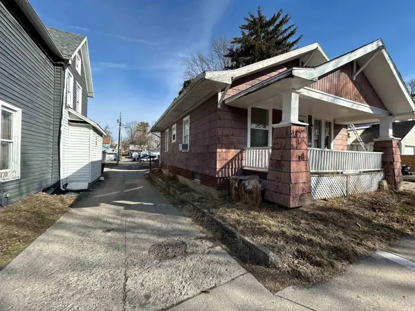 704 W Dewald ST, Fort Wayne, IN 46802-5169