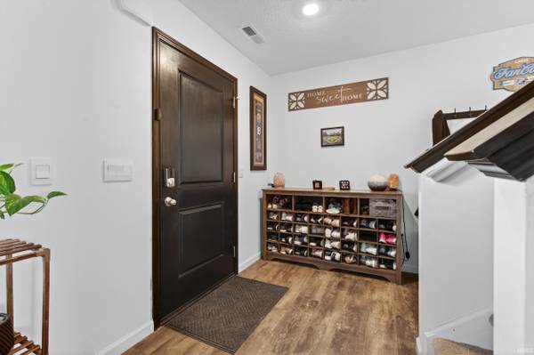 10024 Glen Edge LN, New Haven, IN 46774