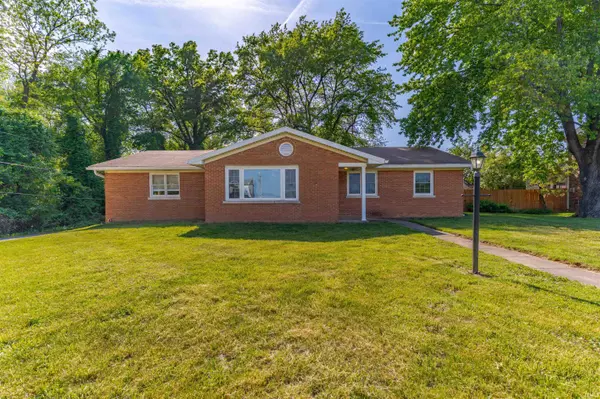 5400 Weaver RD, Evansville, IN 47711