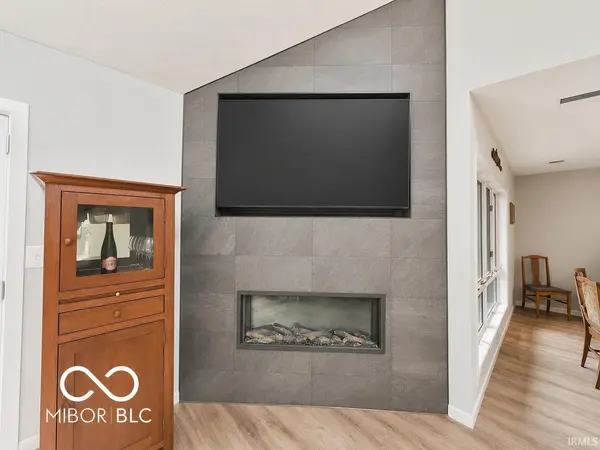 9369 S Pointe LaSalles DR, Bloomington, IN 47401