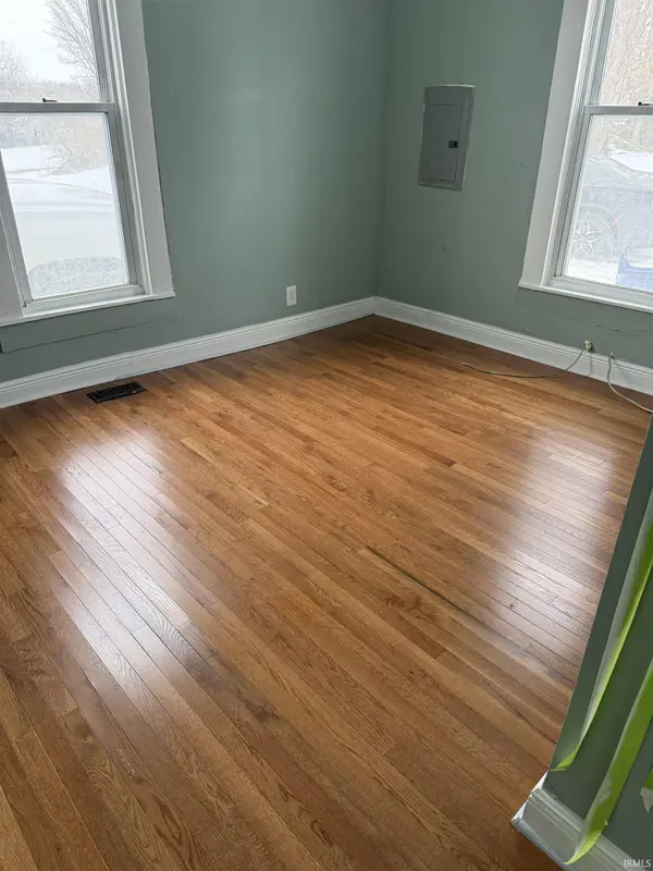900 E Cherry ST, Petersburg, IN 47567