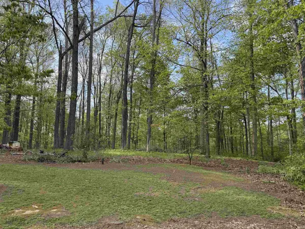 1055 S CO RD 200 E ***, Paoli, IN 47454